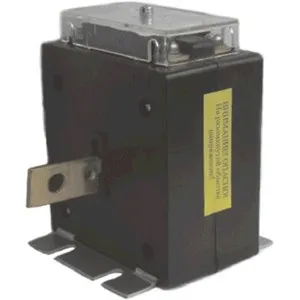 Трансформатор тока 100/5 5ВА класс точности 0,5 в пластмассовом корпусе с крышкой